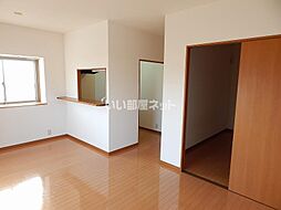 グランベージュ 301 3階1LDKのリビング/ダイニング