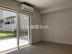 レジデンスガーデン 102 1階1LDKのリビング/ダイニング