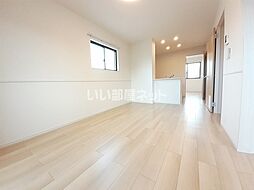 フォレストヒル・サンク 201 2階2LDKのリビング/ダイニング