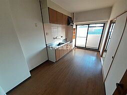 プレミエールクラーテ 202 2階2DKのリビング/ダイニング