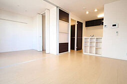 東京メトロ日比谷線 北千住駅 バス17分 本木新道下車 徒歩2分の賃貸アパート 1階1LDKのリビング/ダイニング