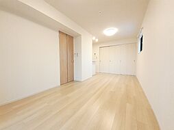 虹 105 1階1LDKのリビング/ダイニング