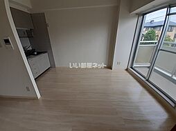 ロイヤルヒルズ柳生II 201 2階2DKのリビング/ダイニング