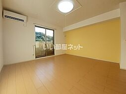 ＰＬＡＹ＆ＳＩＮＧＳ 102 1階ワンルームのリビング/ダイニング