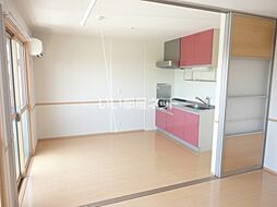 エミネンス上野中 203 2階2DKのリビング/ダイニング