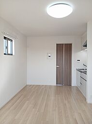 アバンツァートII 205 2階1LDKのリビング/ダイニング