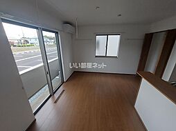 Stella II 107 1階ワンルームのリビング/ダイニング