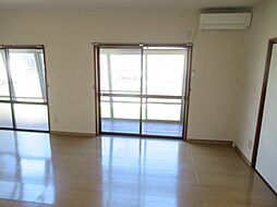 由宇町港貸家Ｈ 1 1階3LDKのリビング/ダイニング