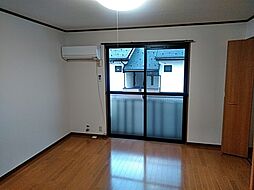 ロイヤルファミール　A 205 2階1Kのリビング/ダイニング