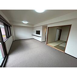 プレステージ青山 504 5階3LDKのリビング/ダイニング