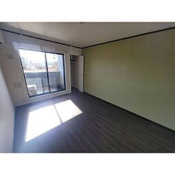 ウィスペリア 203 2階1Kのリビング/ダイニング