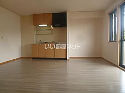 ロイヤルガーデン上牧　Ａ棟 102 1階2LDKのリビング/ダイニング