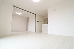 ヴォルガ　II 201 2階2LDKのリビング/ダイニング