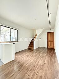 Gojo apartment 109 1階1LDKのリビング/ダイニング