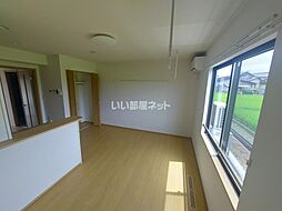 East Village III棟 103 1階1Kのリビング/ダイニング