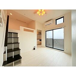 Long An Sky(ロンアンスカイ) 105 1階1Kのリビング/ダイニング