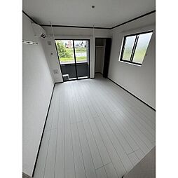 アクシィヴVIII 101 1階1Kのリビング/ダイニング