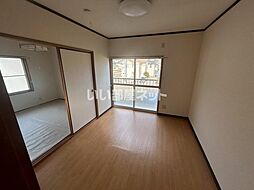 ジュネス三成 101 1階1DKのリビング/ダイニング