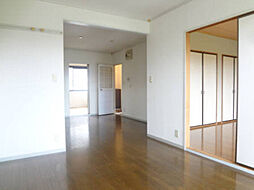 パウゼ・ドゥ・アピス　Ｂ 105 1階2LDKのリビング/ダイニング