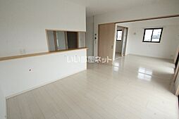 新屋敷ピアッツァビル 402 4階3LDKのリビング/ダイニング