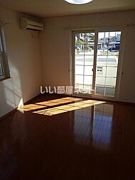 バーミィ　Ｆ．II 101 1階ワンルームのリビング/ダイニング