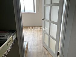 ロイヤル高田 211 2階1Kのリビング/ダイニング