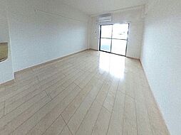 ルイシャトレ鏡 105 1階ワンルームのリビング/ダイニング