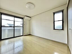 ラムールフォー 202 2階2DKのリビング/ダイニング