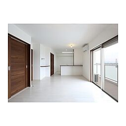 LIBTH月出 302 3階2LDKのリビング/ダイニング