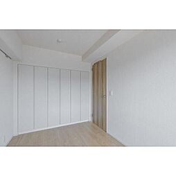 リーフシティ市川　ザ・レジデンス 402 4階1LDKのリビング/ダイニング