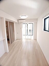 パークサイドカーサ 101 1階1LDKのリビング/ダイニング