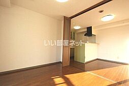 キャピタル平安 303 3階2DKのリビング/ダイニング