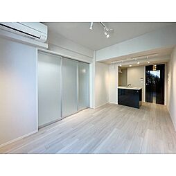 ラ・ペルラ下北沢 0101 1階2LDKのリビング/ダイニング