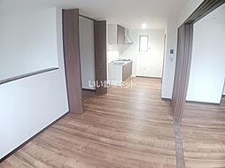 JR紀勢本線 初島駅 徒歩7分の賃貸アパート 2階1LDKのリビング/ダイニング