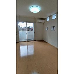 F・Pクレストクワットロ 104 1階1Kのリビング/ダイニング