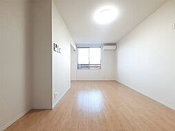 ジャスティス・壱番館 201 2階1DKのリビング/ダイニング