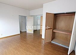 シティハウス内田 105 1階ワンルームのリビング/ダイニング