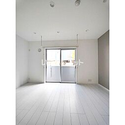 フラット麻布III 202 2階1Kのリビング/ダイニング