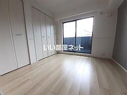 ラ・プレニチュード・アモネーズ 102 1階1LDKのリビング/ダイニング