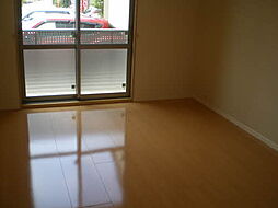 クラヴィエ亘徳 101 1階1LDKのリビング/ダイニング