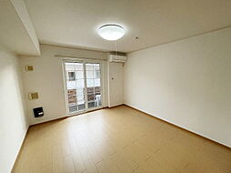 クレマチスII 102 1階ワンルームのリビング/ダイニング