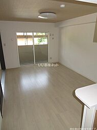 ソルーナ松橋 4B 4階2LDKのリビング/ダイニング