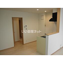 デュラ・カーサ　ラフィネII 201 2階1LDKのリビング/ダイニング