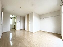 ラビアンローズIII　Ｂ棟 B0201 2階ワンルームのリビング/ダイニング