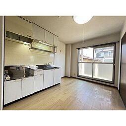 Surplus　JUVE 101 1階2DKのリビング/ダイニング