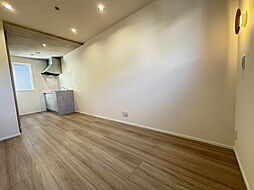 ＥｄｇｅＭｏｍｅｎｔ長江 107 1階ワンルームのリビング/ダイニング