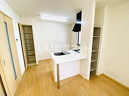 メゾン・ハピアス 102 1階1DKのリビング/ダイニング