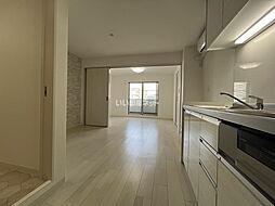 クリエオーレ茨田大宮II 303 3階1LDKのリビング/ダイニング