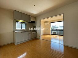 ニングル土倉Ａ -II 205 2階2DKのリビング/ダイニング