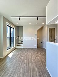 TheSiesta武蔵藤沢 B 1階3LDKのリビング/ダイニング